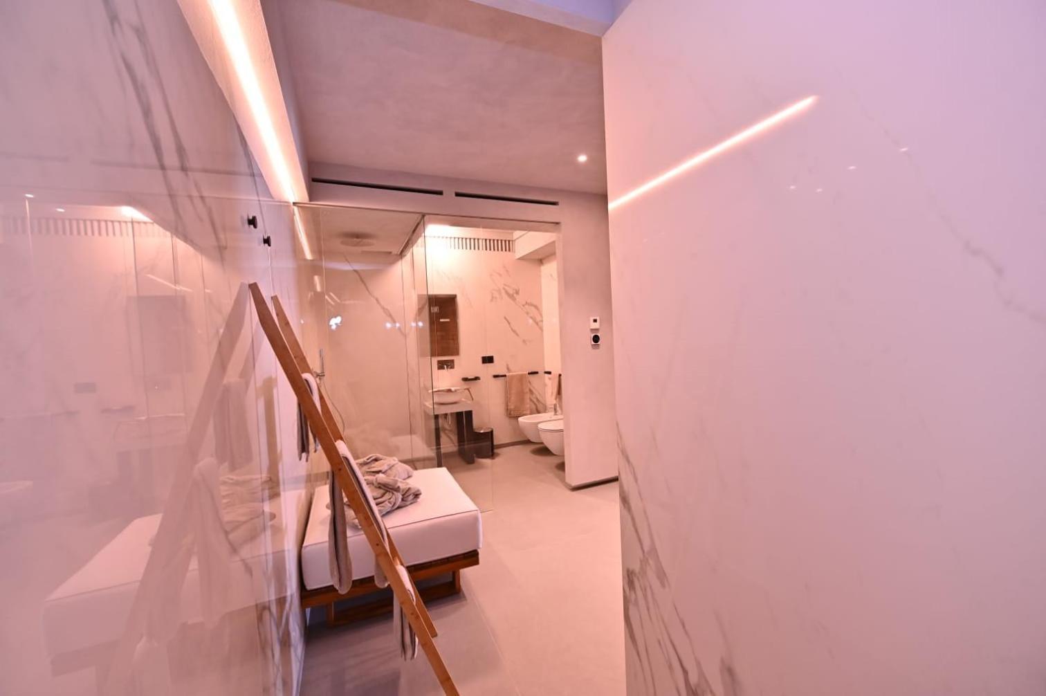 Suite Al Centro Storico 阿奇雷亚莱 外观 照片