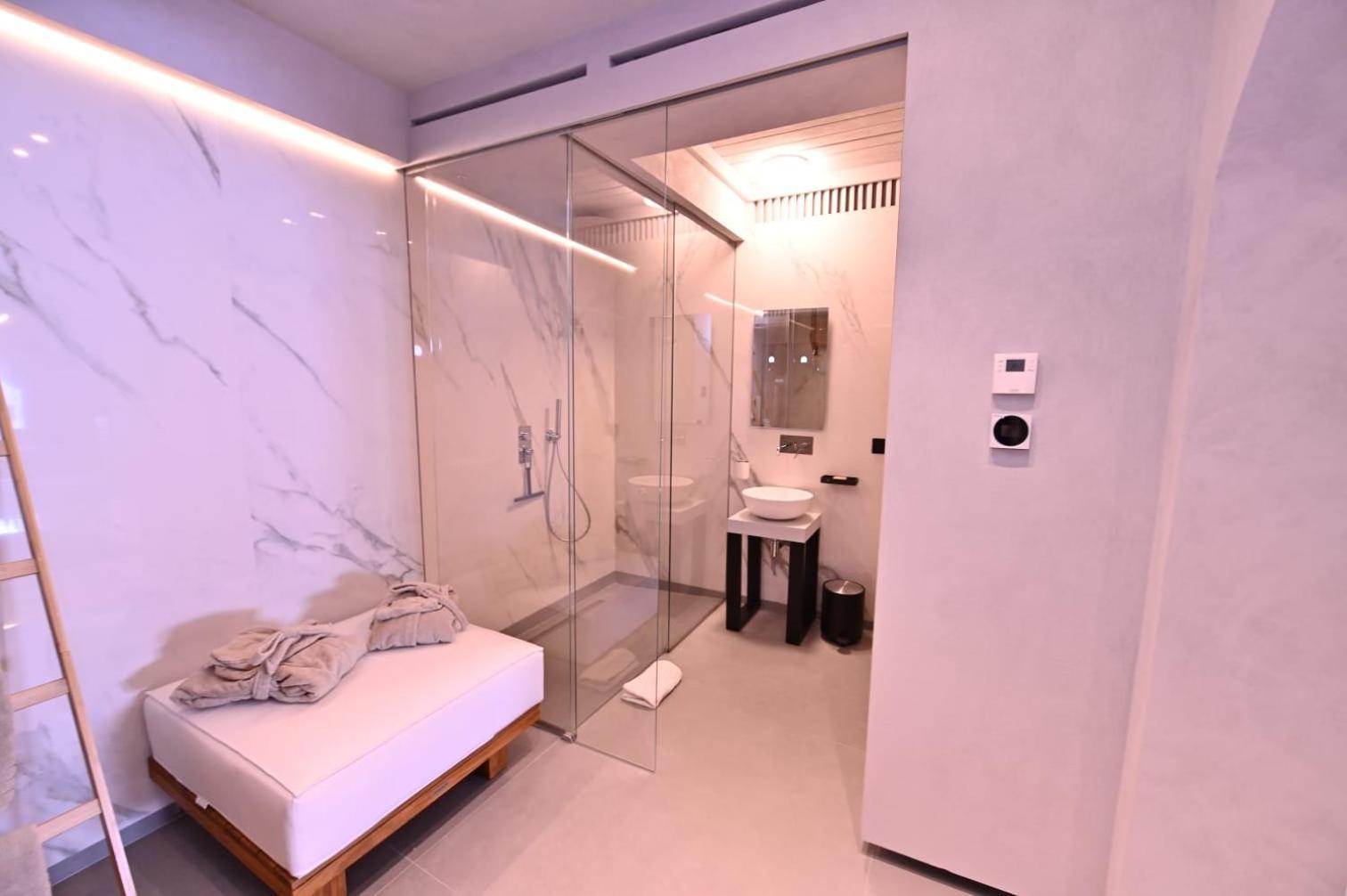 Suite Al Centro Storico 阿奇雷亚莱 外观 照片